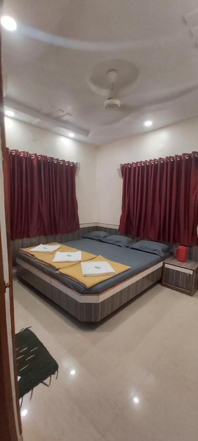 Sai Raghunandan Guest House Shirdi Extérieur photo
