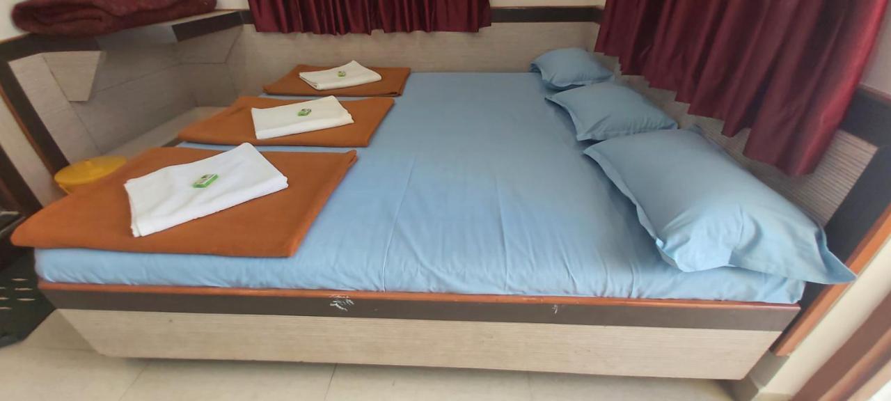 Sai Raghunandan Guest House Shirdi Extérieur photo